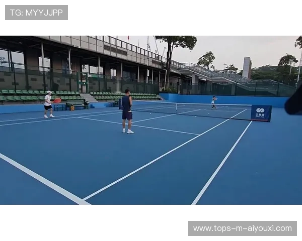 网球比赛中的脚步战成为胜负关键