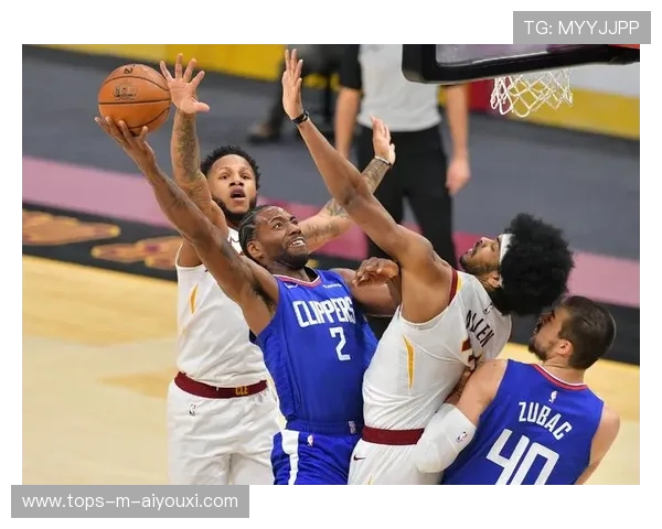 豪门对阵爆冷，战术轮换引专家争议