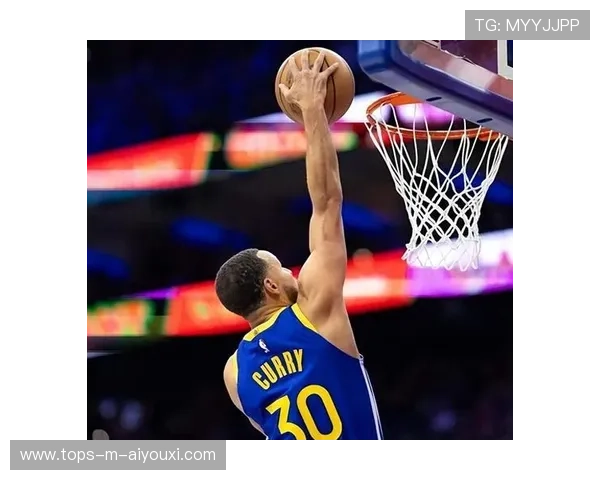 库里外线绝杀再现，勇士主场掀起掌声雷动