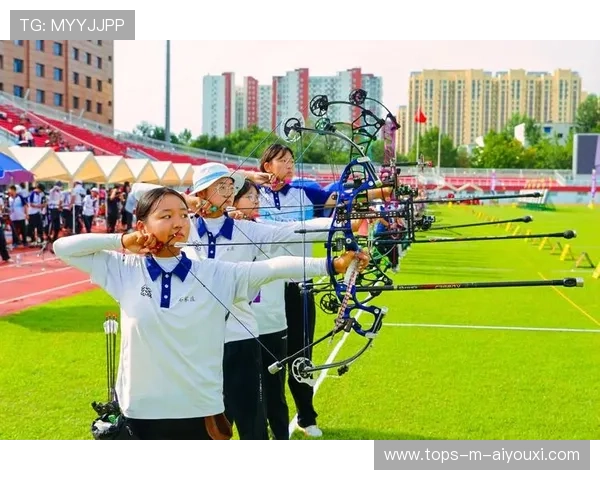 国际射箭混合双打赛开展校园传统弓艺传承课，弓箭射击比赛